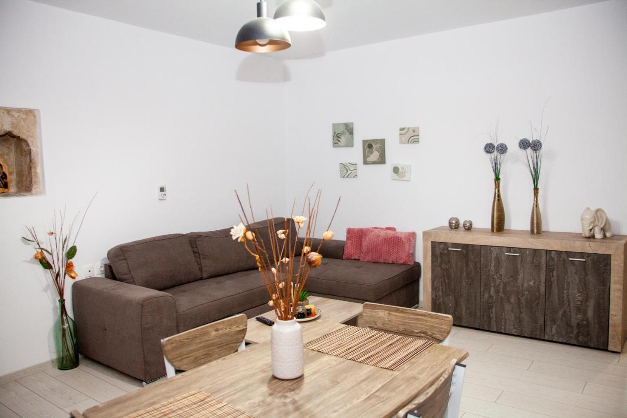 Aelia Holiday home *